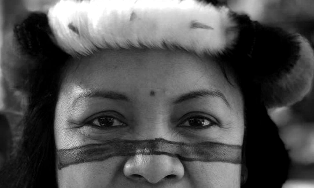 Valéria Paye e a dor de contar os mortos indígenas pela covid-19: "é muito difícil perder pessoas que você conhece a história e, de repente, vão embora assim" (Foto: Reprodução/Amazônia Real)