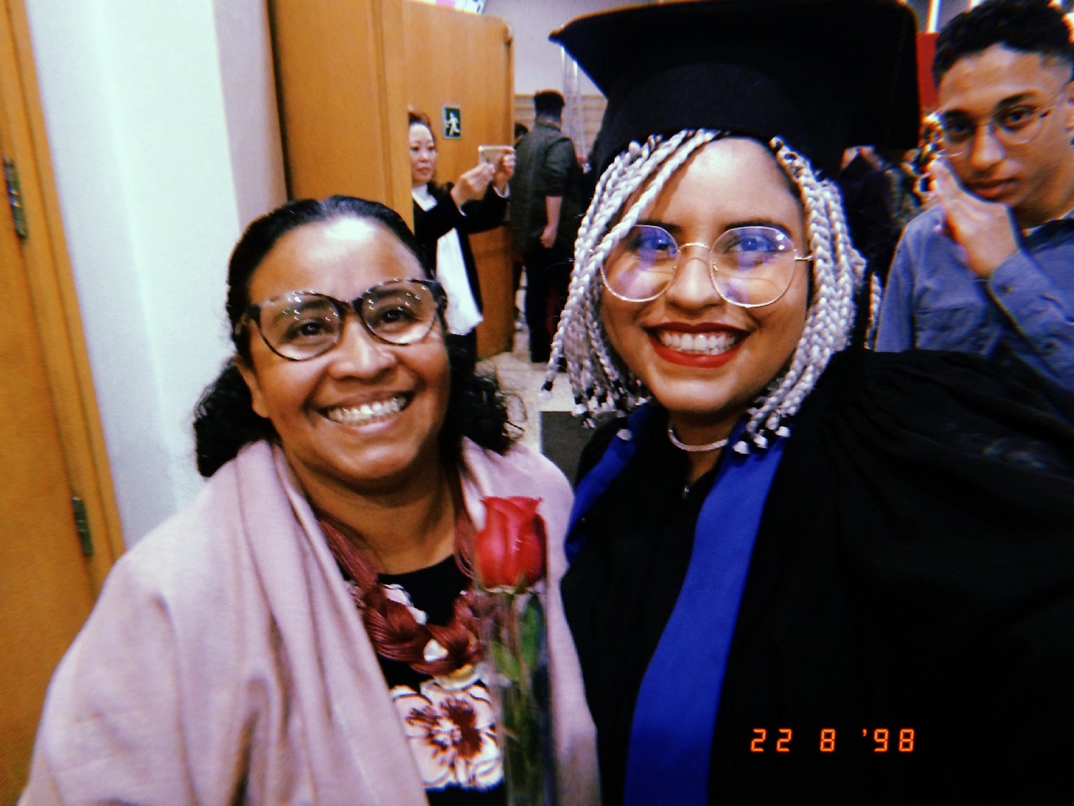 Foto Arquivo Pessoal Joana D’arc, professora há 11 anos, ao lado da filha (Arquivo Pessoal)