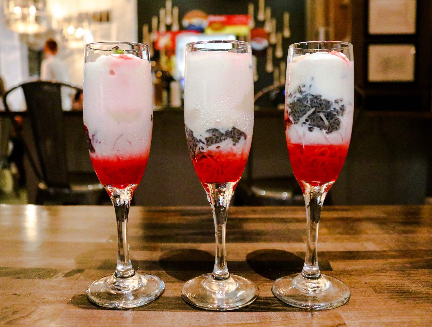 Falooda, sobremesa fria do Sudeste Asiático feita com xarope de rosas e servida em um copo: criação de aluno do Paquistão (Foto: Divulgação)