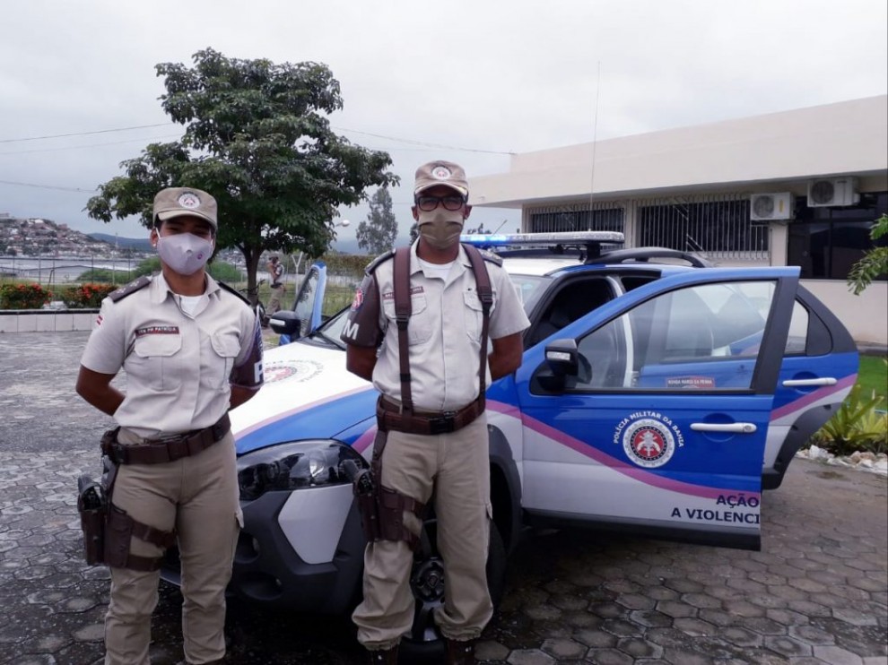 Policiais da Ronda Maria da Penha na Bahia: estado registra queda nos índices de violência contra mulher (Foto: SSP/BA)