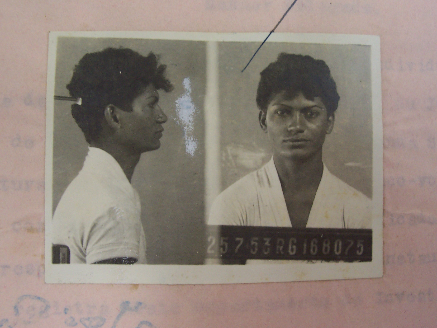 Negra, nordestina e travesti: a trajetória de Cintura Fina