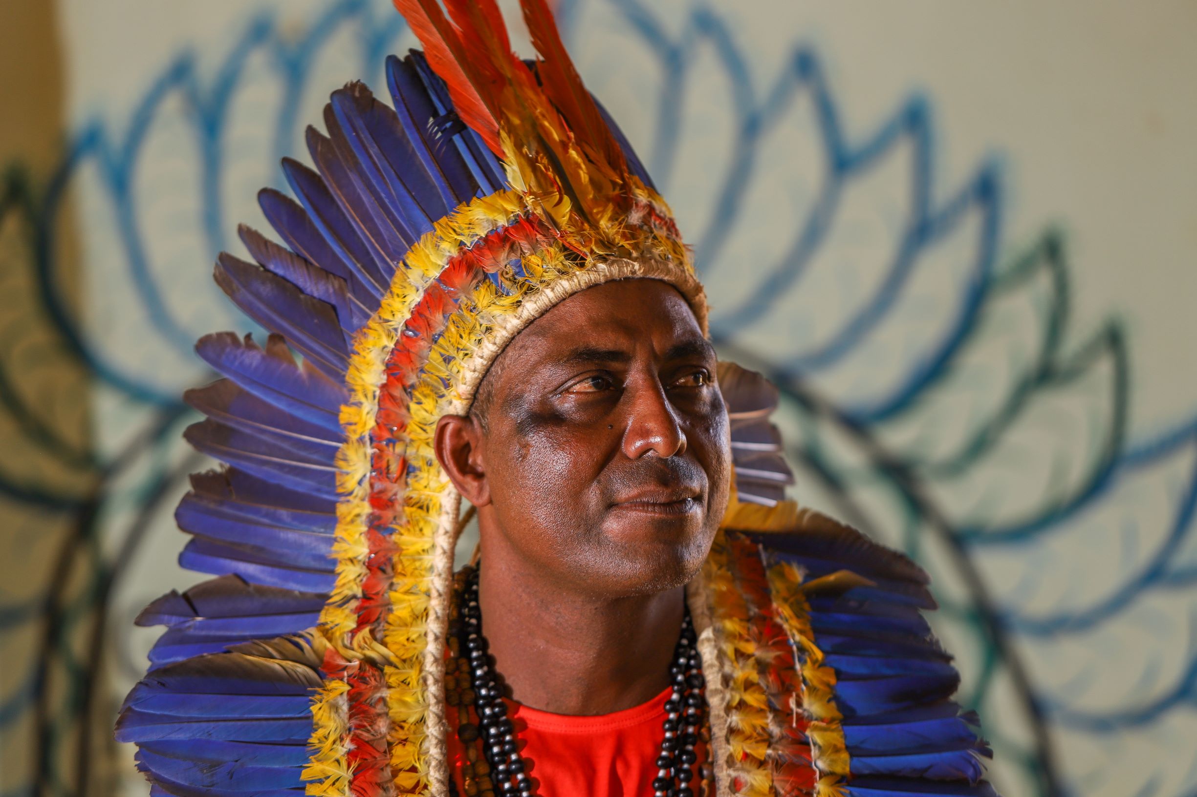 O pajé Vicente Xakriabá, filho e neto de benzedeiras: "Com os desmatamentos, estão se acabando os pássaros, as raposas, o rio São Francisco" (Foto: Flávio Tavares)