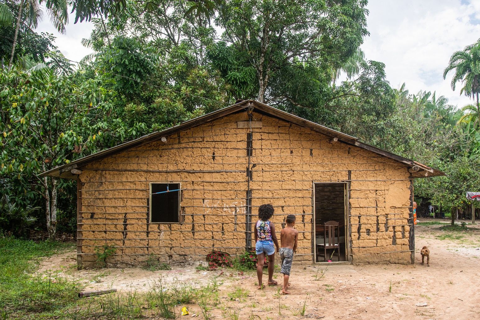 Comunidade Quilombola Abacatal, em Ananindeua, no Pará. Após meses de agonia, lideranças brigam na justiça para que o Estado reconheça a vulnerabilidade histórica da população, acentuada com a chegada do novo coronavírus. Foto Pedrosa Neto