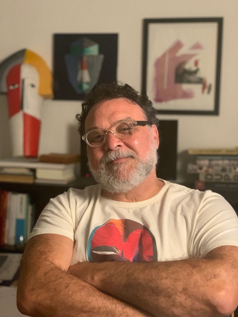 O curador Rodolfo de Athayde: "O governo deveria buscar uma concórdia, um meio-termo para não permitir que a sociedade cubana se frature no ressentimento e na violência. Isso pode acontecer porque os problemas vão continuar existindo por longo tempo e a base social que gritou está agora ressentida". Foto acervo pessoal