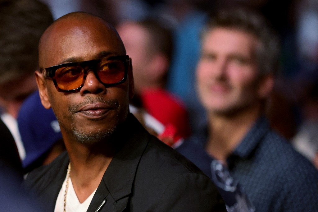 O comediante Dave Chappelle em evento em Las Vegas: especial na Netflix provocou críticas da classe artística, da comunidade trans e de funcionários da empresa (Foto: Stacy Revere / Getty Images / AFP -10/07/2021)