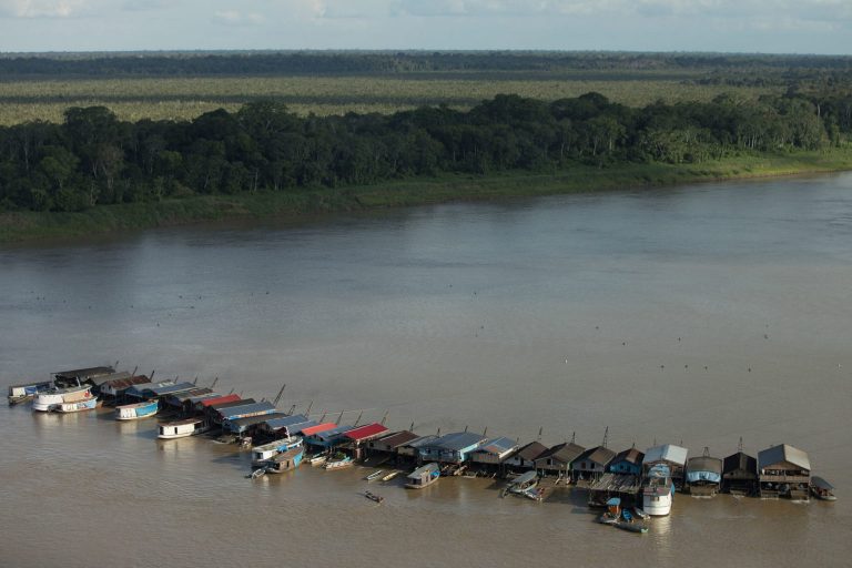 Garimpo ilegal de ouro nas proximidades da comunidade de Rosarinho, em Autazes, no Amazonas: prefeitura aciona governo estadual e Ministério Público cobra ação da Polícia Federal (Foto: Bruno Kelly/Greenpeace/Amazônia Real)