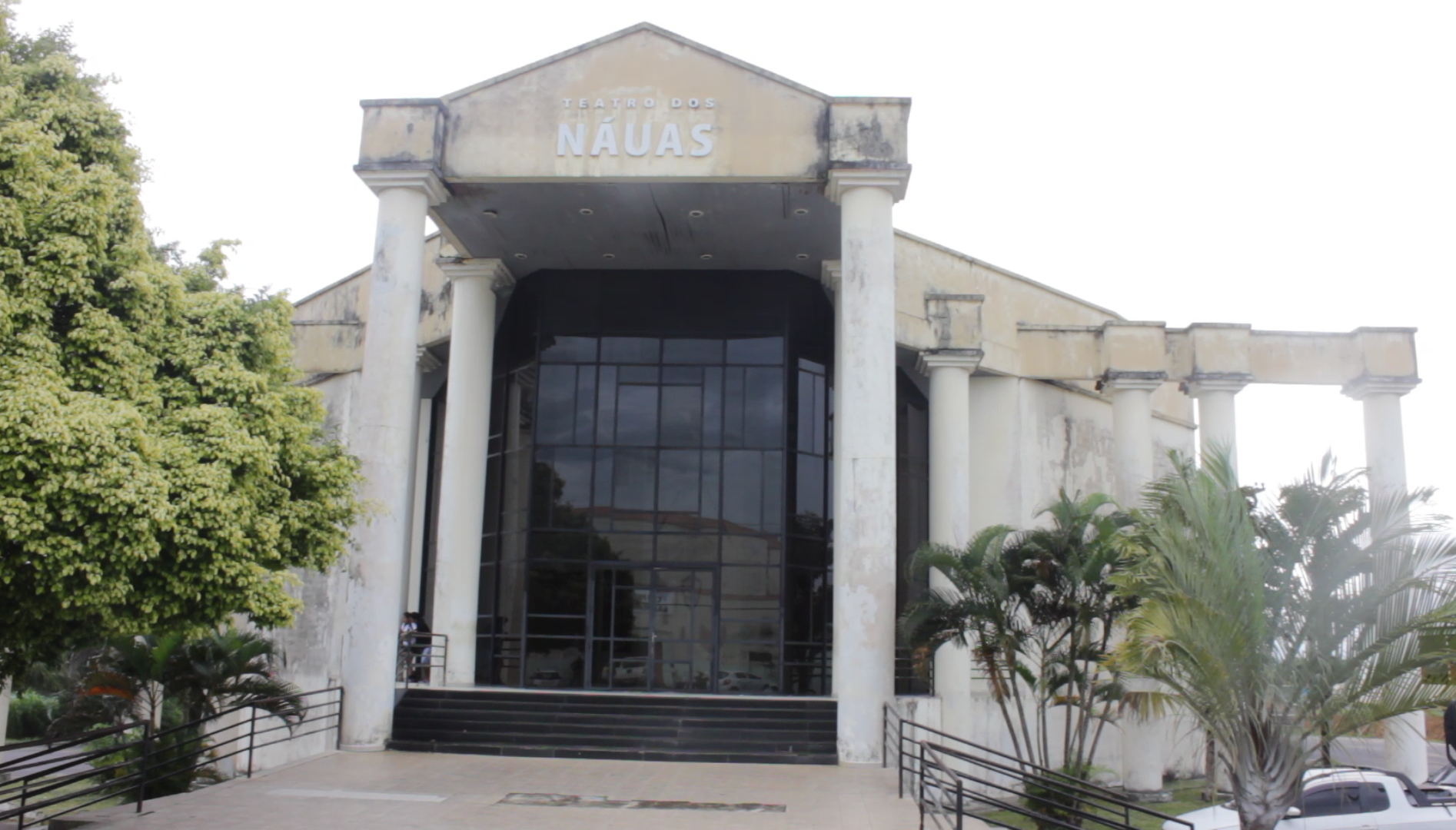 Teatro dos Náua, em Cruzeiro do Sul: apropriação até do nome. Foto Tarisson Nawa