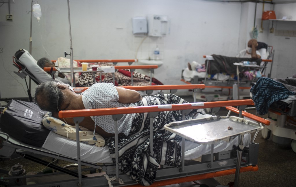 UTI de hospital no Rio de Janeiro: estudo da USP constatou sintomas persistentes, como cansaço, dores pelo corpo e dispneia em pacientes de covid-19 meses depois de alta médica (Fabio Teixeira / Anadolu Agency / AFP - 28/05/2021)