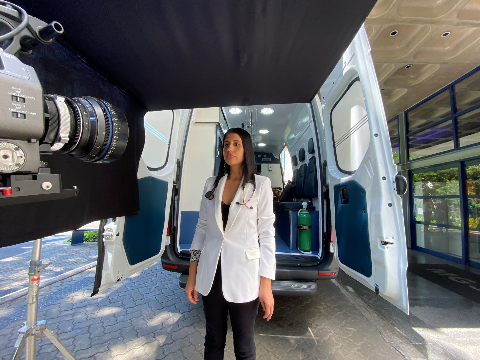 A médica Myriam Krexu em gravação no Paraná: "Um médico indígena não é um ser místico, rudimentar, que só vive na floresta. Um médico indígena é um cientista" (Foto: Igor Tripolli/TV Globo)