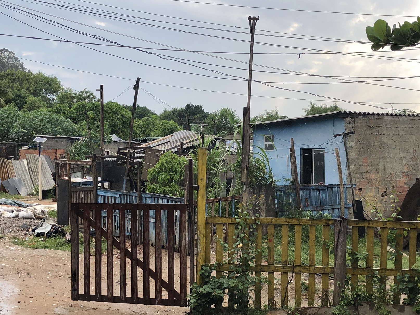 Comunidade de Quatro Rodas, em Caxias, não tem sequer fiação para receber fornecimento de energia. Foto Igor Soares. Março/2021