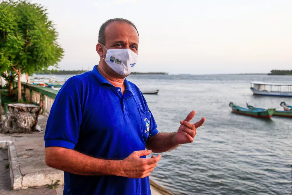 Em Piaçabuçu, Jasiel Martins, da ONG Olha o Chico, alerta para previsíveis acidentais: 'Será o fim do rio" (Foto: Aílton Cruz/Agência Pública)