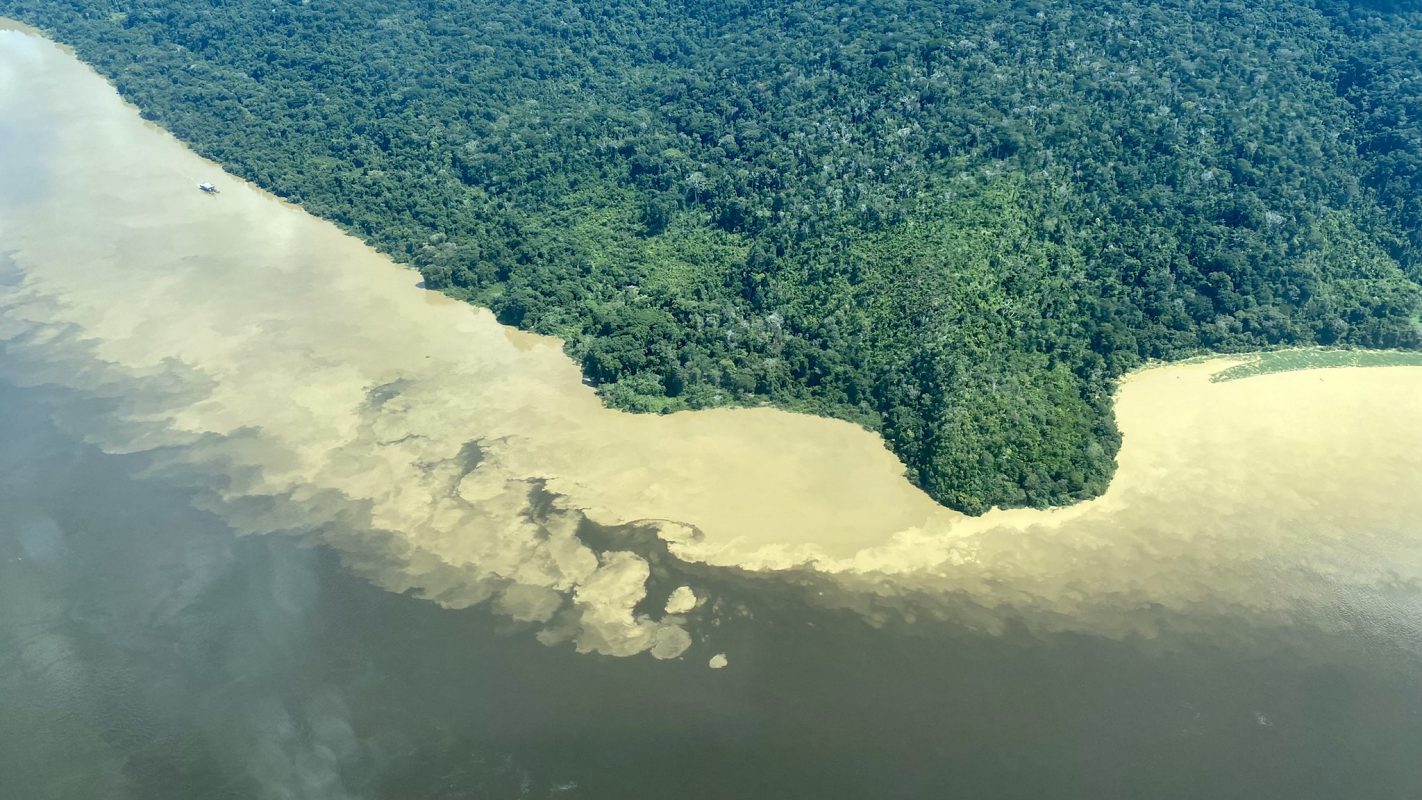 Lama de garimpo do Rio Crepori invade o Tapajós: aumento descontrolado da atuação dos garimpeiros (Foto: Observatório do Clima/Divulgação)