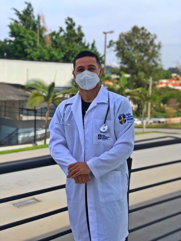 O mestre-sala, na versão estudante de Medicina: luta contra o preconceito. Foto acervo pessoal