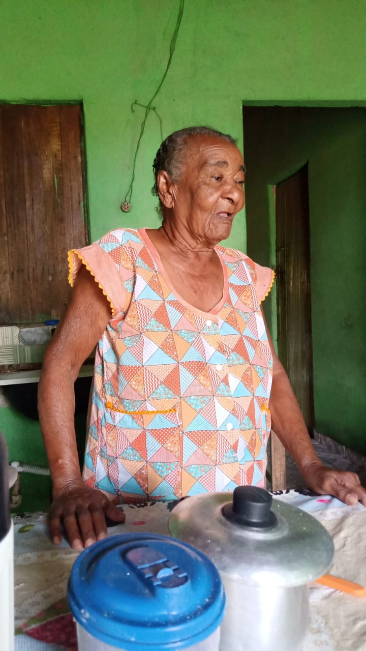 Mãe Isaura, 16 anos depois das manifestações pela revitalização do Velho Chico, sonha em voltar para reformar a Capela São Sebastião e refazer sua casa na Bela Vista. Fotos Alen Peixinho e Liliana Peixinho