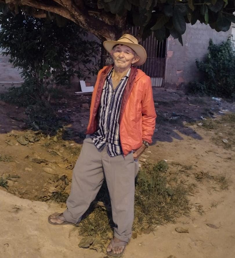 Fotos Alen Peixinho e Liliana Peixinho Seu Pedro, 86 anos, agricultor, Adustina: "Hoje, os venenos chegam em qualquer veio d'água que restou e a gente adoece e as plantas também". Fotos Alen Peixinho e Liliana Peixinho