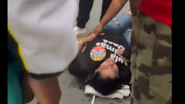 Mulher grávida que fazia campanha para candidato petista em São Gonçalo, após ser agredida por bolsonarista: inaceitável. Reprodução do Twitter