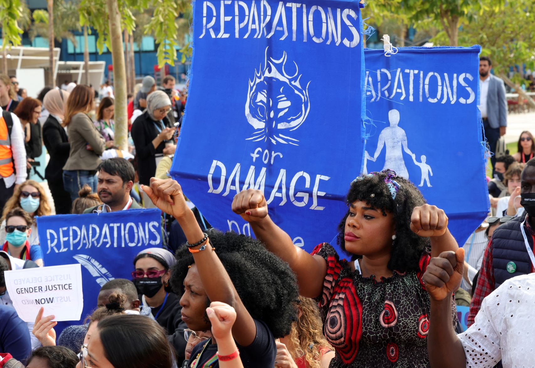 Manifestação na COP27 pede reparação por perdas e danos climáticos: países pobres pedem fundo para financiamento (Foto: Fayez Nureldine / AFP)