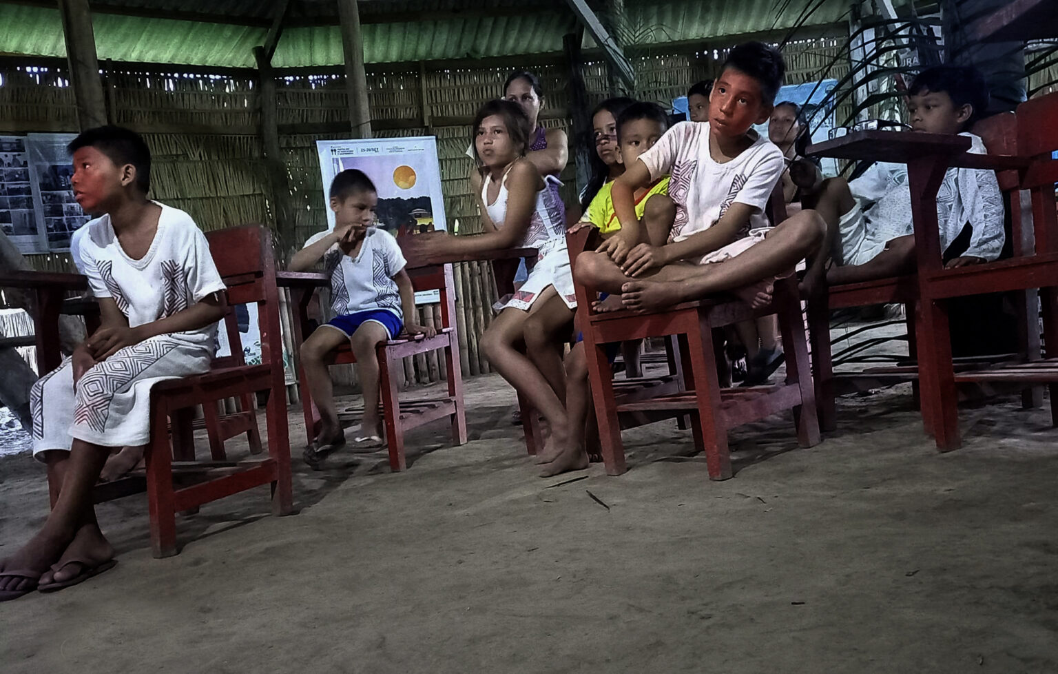 Crianças indígenas da Escola Tururukari-uka (Foto: Marlete Costa)