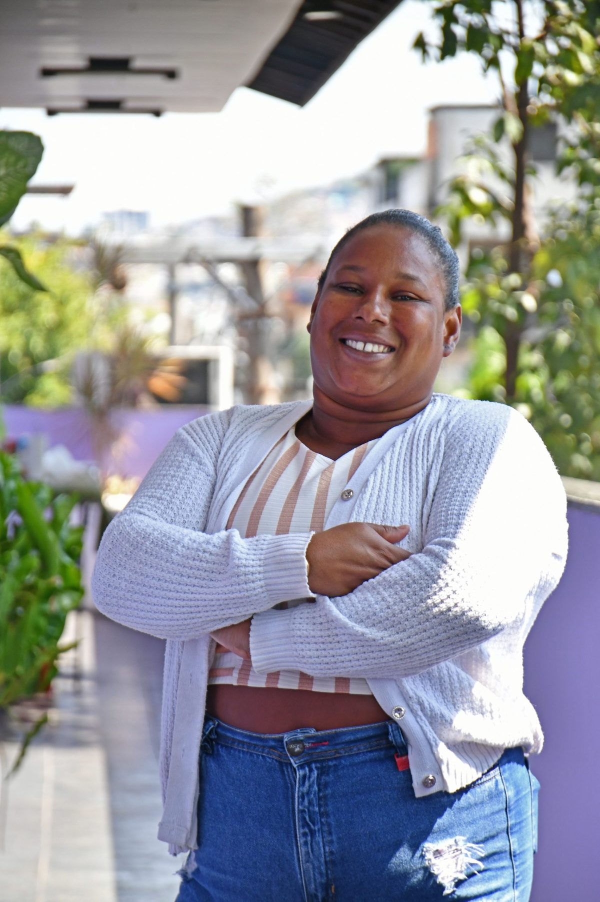 Moradora da Nova Holanda, Rozana Sabino deixou a escola aos 14 anos: "No contato com a equipe do Busca Ativa descobri que era possível até mesmo voltar a estudar". Foto Douglas Lopes