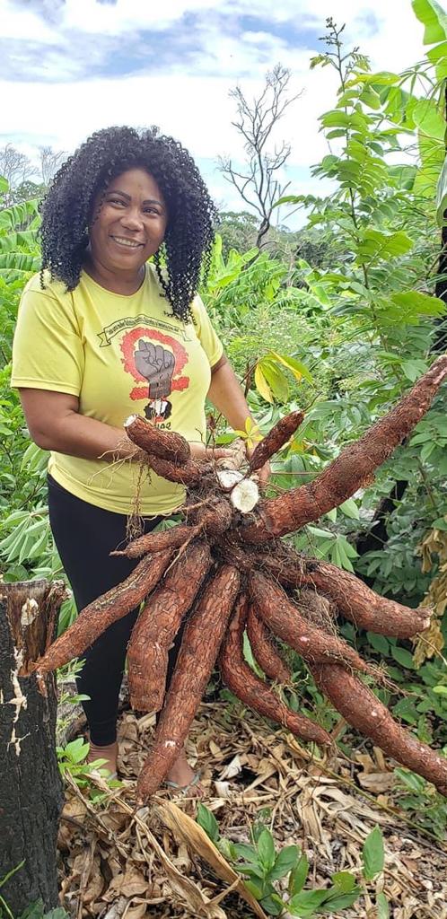 No quilombo Ribeirão da Mutuca o trabalho é feito em mutirão. (Foto: Acorquirim/ Divulgação)