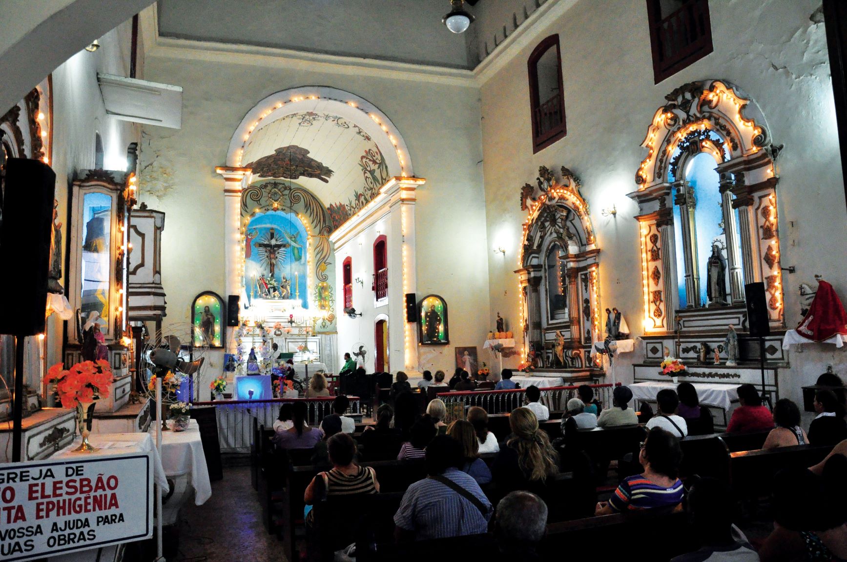 Missa na Igreja de Santo Elesbão e Santa Efigênia, no Centro do Rio: construída por irmandade formada por africanos escravizados no Século XVIII (Foto: Alexandre Macieira / Riotur)