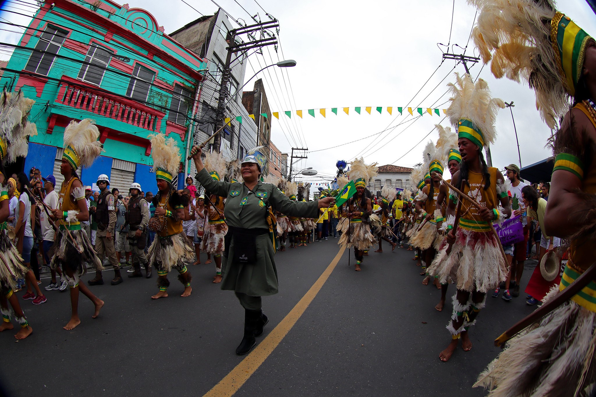 Desfile cívico do 2 de Julho em Salvador para comemorar a Independência: data marca a expulsão das últimas tropas de Portugal (Foto: Manu Dias / Governo da Bahia - 02/07/2019)