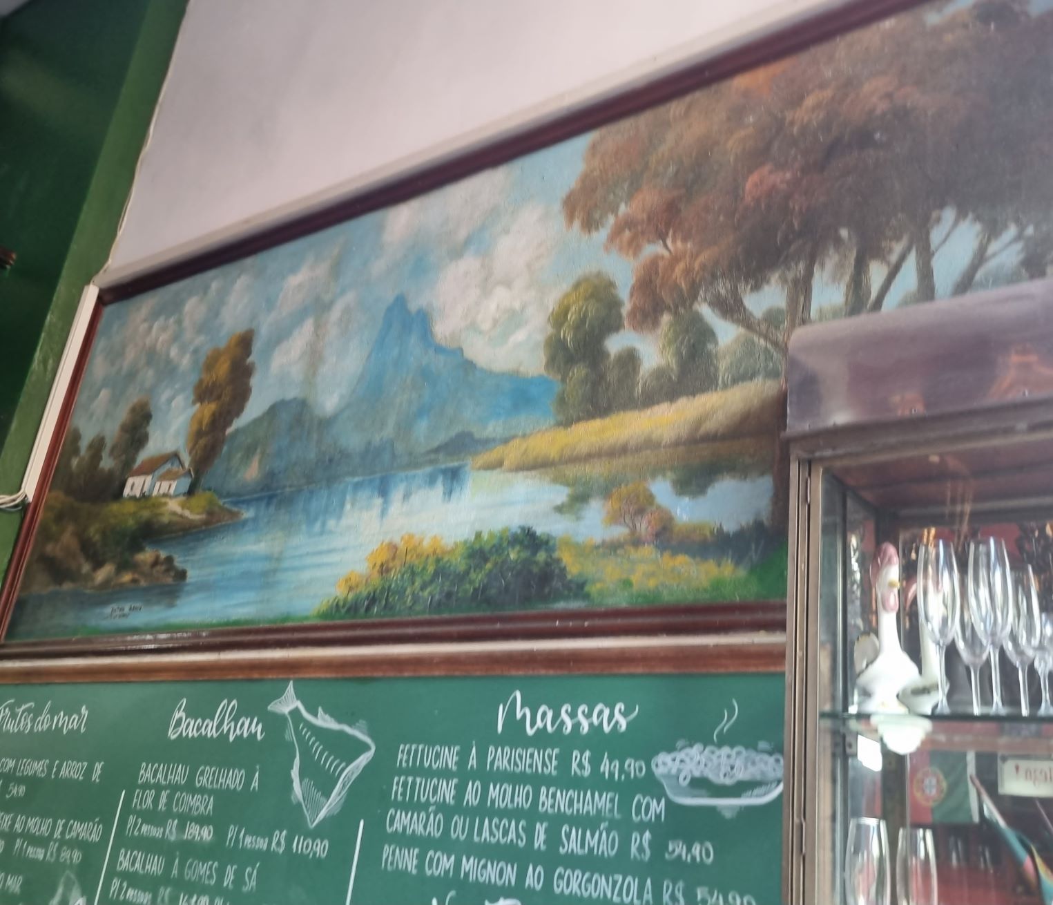 Painel de Nilton Brava na Adega Flor de Coimbra, na Lapa: memória preservada (Foto: Oscar Valporto)