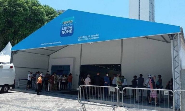 Feirão para limpar o nome no Rio: índice de inadimplência na Região Metropolitana é de 53,6%, bem acima da média (44%) do Brasil (Foto: Serasa / Divulgação)