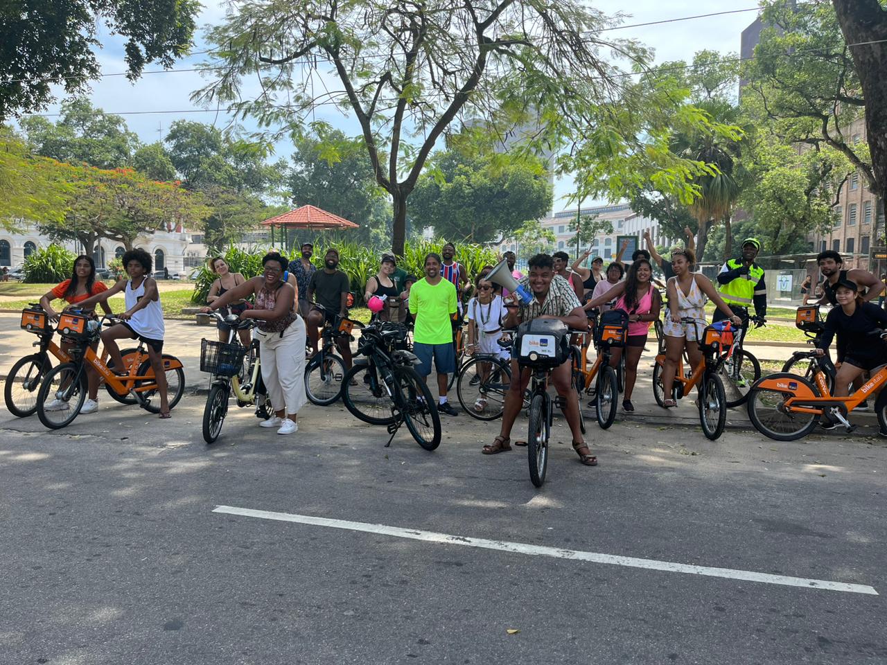 Foto Divulgação Os pontos visitados no roteiro são: o Cais do Valongo, o Centro Cultural José Bonifácio, o Cemitério dos Pretos Novos, o Jardim Suspenso do Valongo, a Praça dos Estivadores e a Pedra do Sal. Foto Divulgação