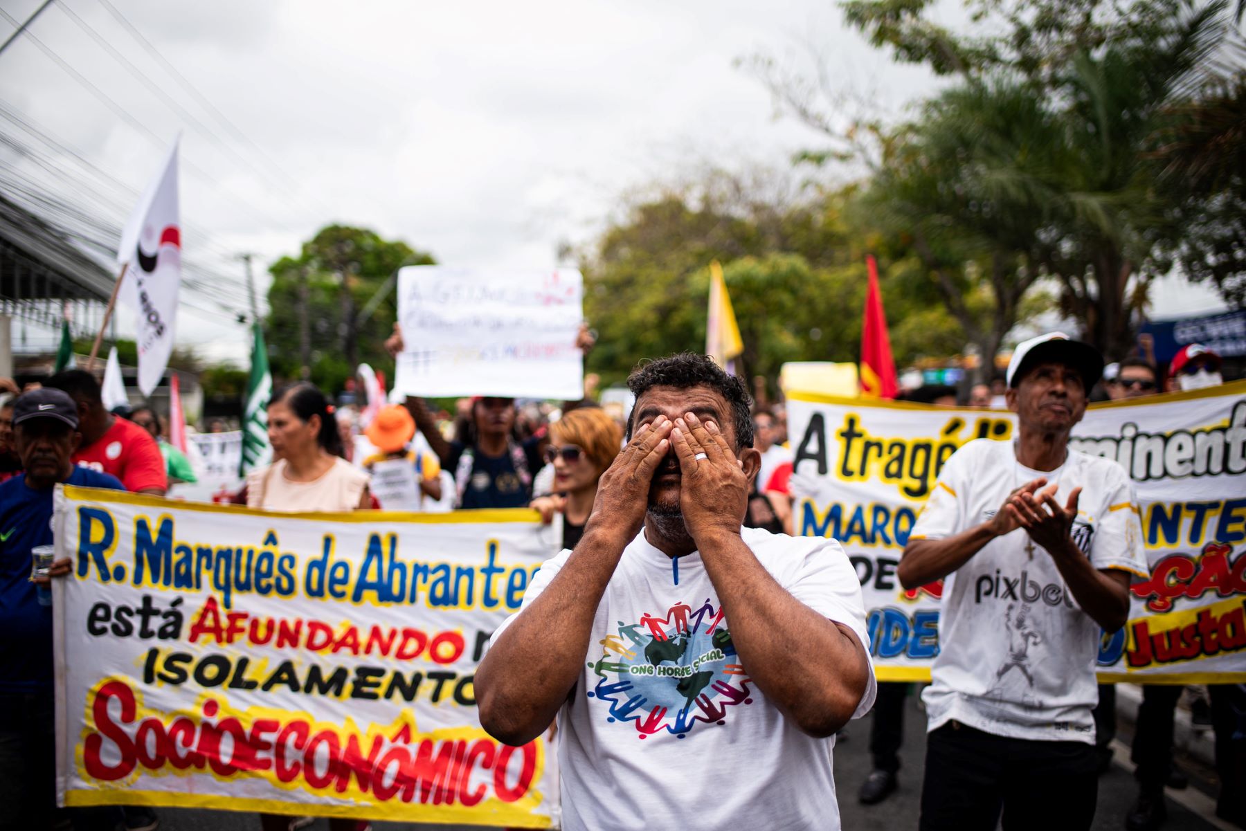 Moradores de Maceió, desalojados pelo desastre provocado pela Braskem, protestam em Maceió: quase 60 mil obrigados a deixar suas casas (Foto: Inês Campelo/MZ Conteúdo)