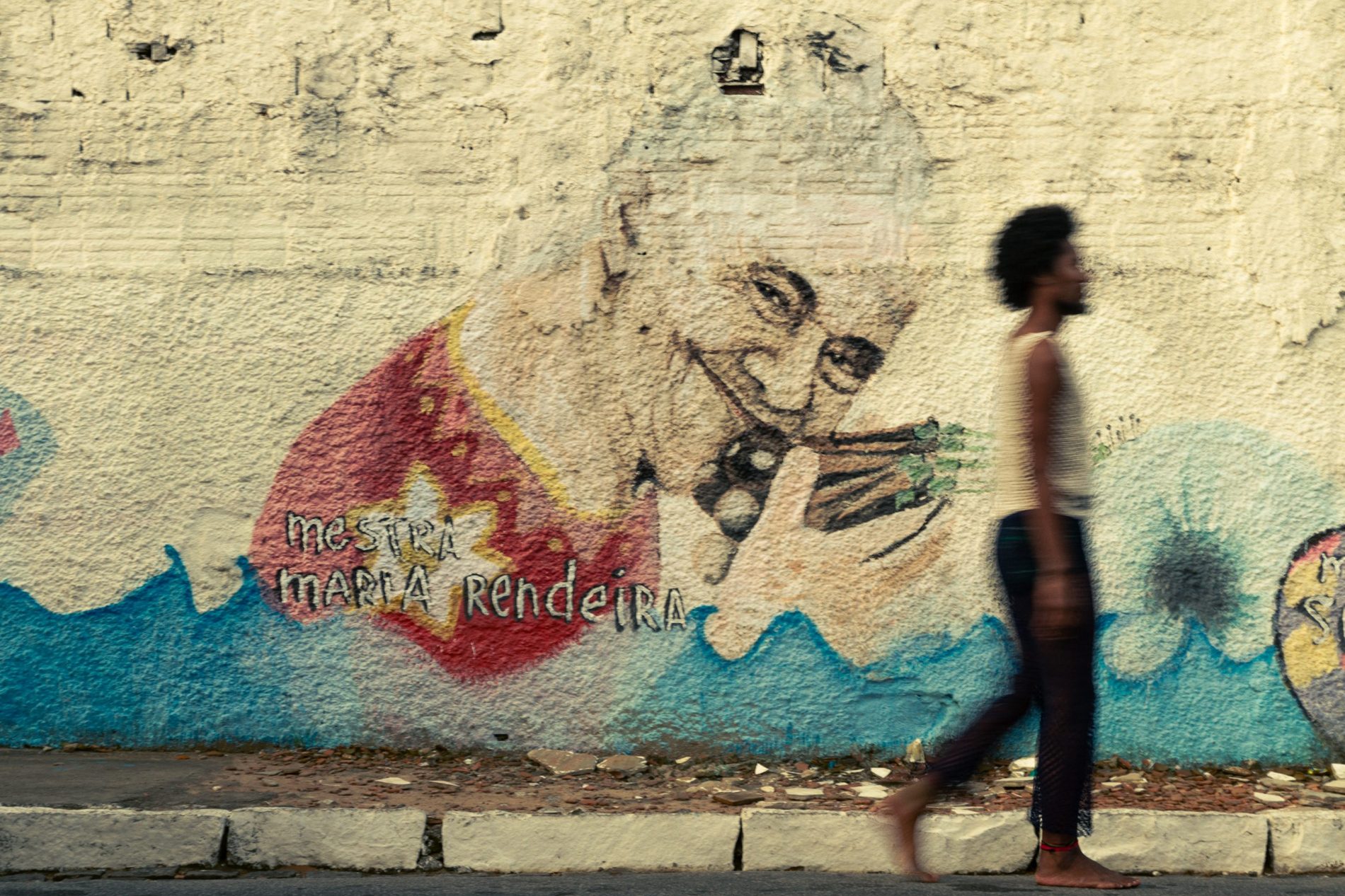 Grafite em homenagem à Vó Maria na Vila de Ponta Negra. Foto Paulo Lucena