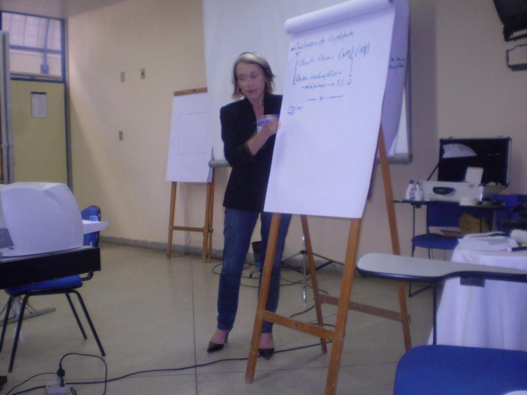 Alda Miller, socióloga, ambientalista, defensora de direitos humanos, participa de diversos grupos de mulheres e lutas cidadãs. A aposentadoria não dá para cobrir despesas mínimas. Foto Liliana Peixinho