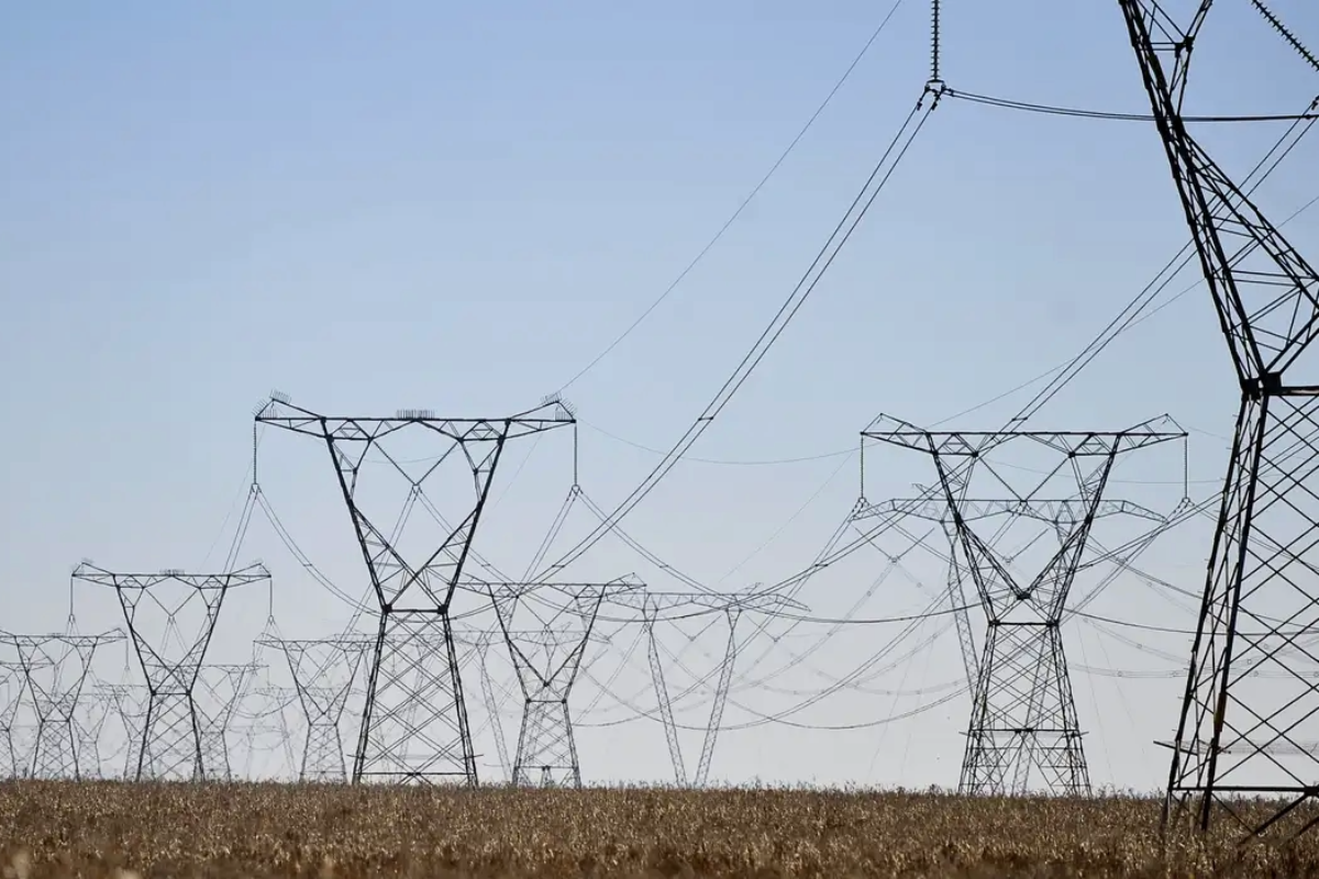 Leilões do Governo preveem construção, operação e manutenção de mais 10 mil quilômetros de linhas de transmissão de energia (Foto: Marcelo Camargo / Agência Brasil)