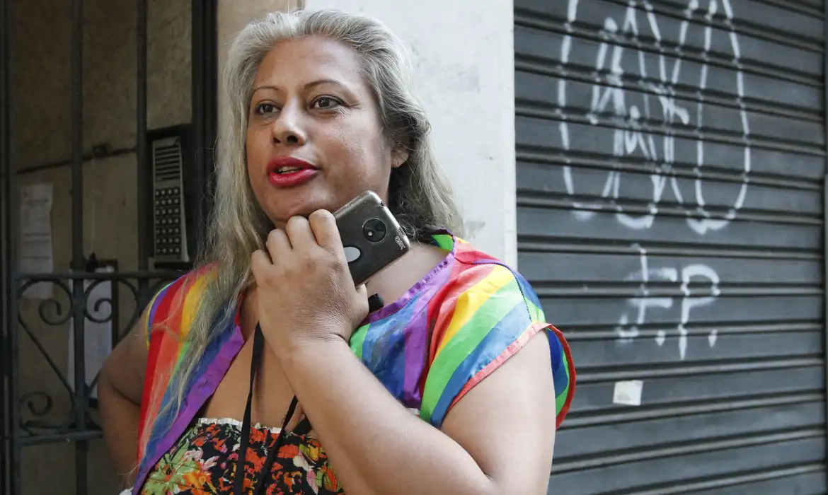 A importância dos espaços de acolhimento para mulheres trans e travestis sem moradia