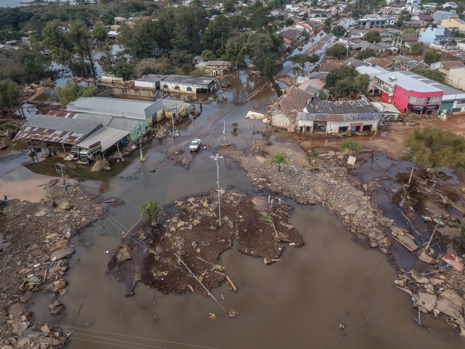 Eldorado do Sul inundada pelas chuvas: projeções indicam que aquecimento provoca mudança no regime de chuvas no país, resultando em aumento do risco de deslizamentos e de inundações (Foto: Rafa Neddermeyer / Agência Brasil - 22/05/2024)