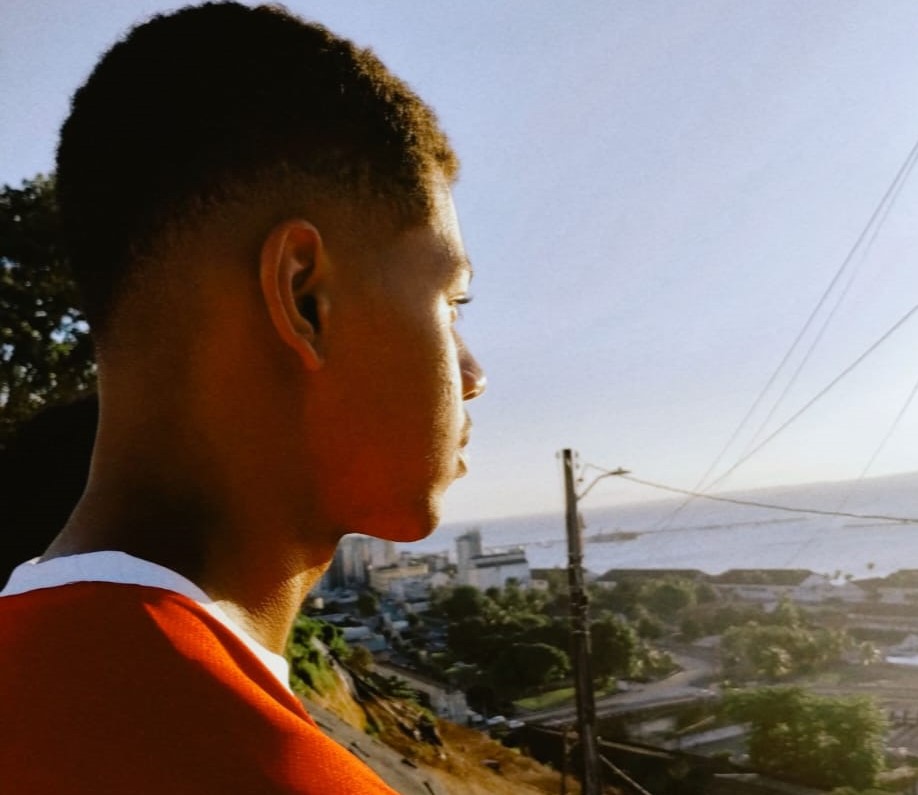 O estudante Paulo Alex em Salvador: medo de sofrer bullying por diagnóstico de depressão (Foto: Arquivo Pessoal)