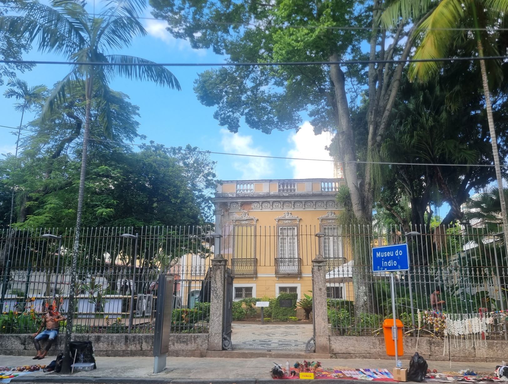 Museu do Índio de portas parcialmente abertas para visitação: sinal de vitalidade e preservação após sete anos fechado (Foto: Oscar Valporto)