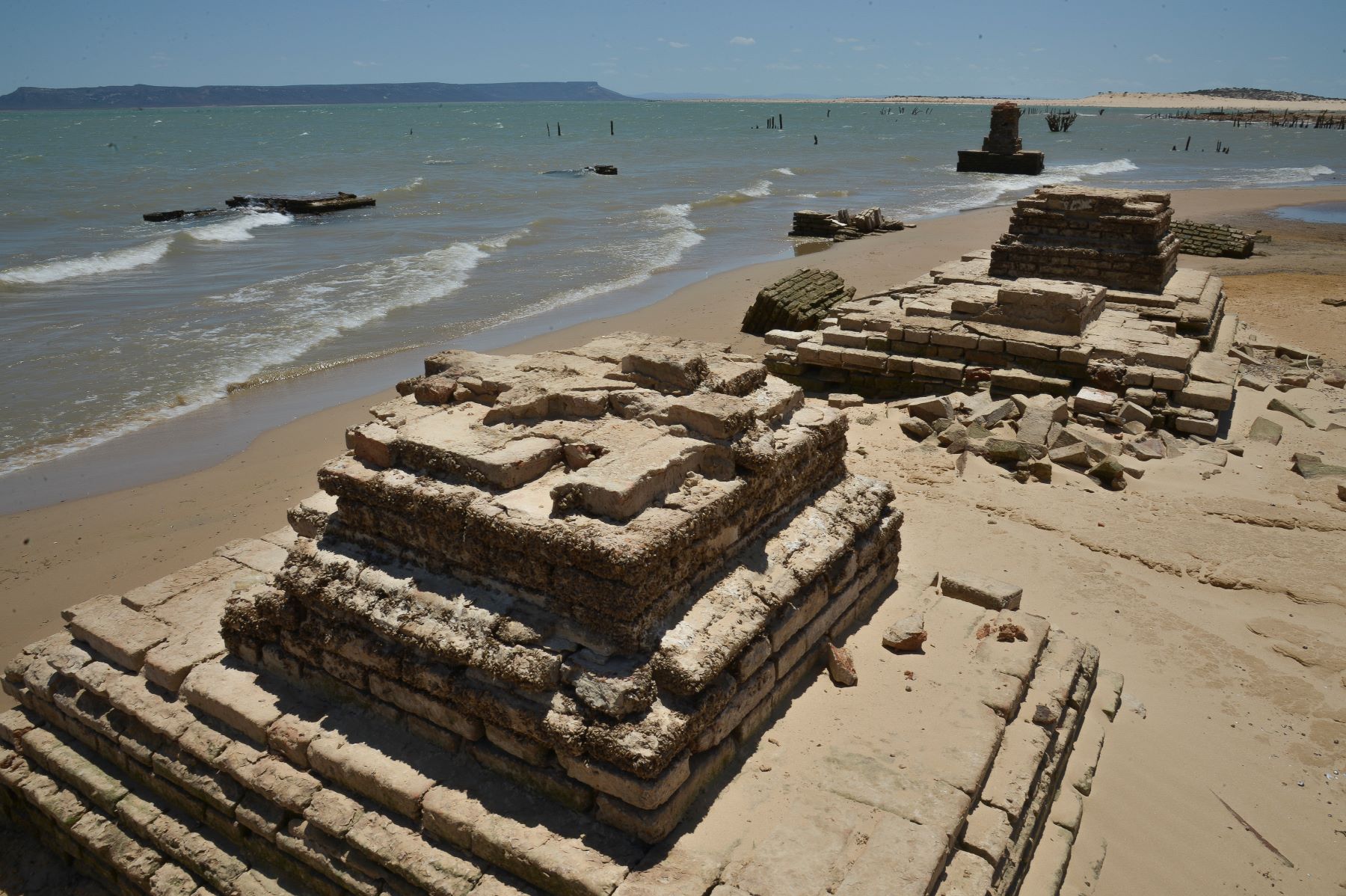 As ruínas da cidade de Remanso, submersa para a construção da barragem de Sobradinho: municípios são alvo de novos grandes empreendimentos (Foto: Marcello Casal Jr. / Agência Brasil - 10/12/2015)