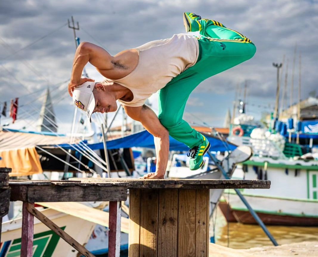 O b-boy Leony em Belém: vida transformada pelo breaking (Foto: Fabio Piva / Red Bull Content)