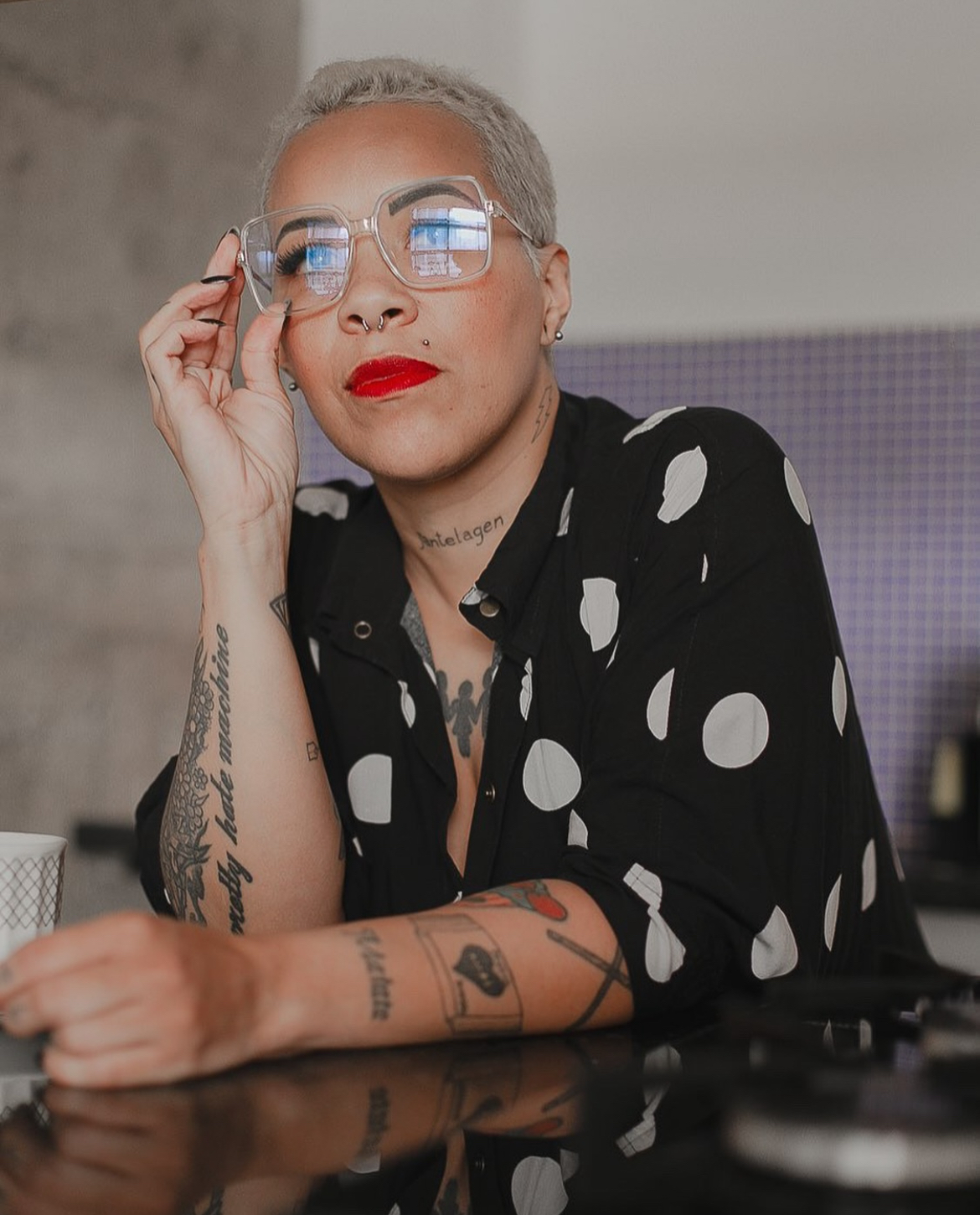 A influenciadora Veronica Oliveira usa as vivências como diarista para produzir conteúdos digitais. Foto Reprodução Instagram