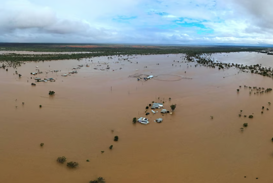 Inundação em área desértica no estado de Queensland, na Austrália: chuva de um ano em um dia (Foto: Governo de Queensland)