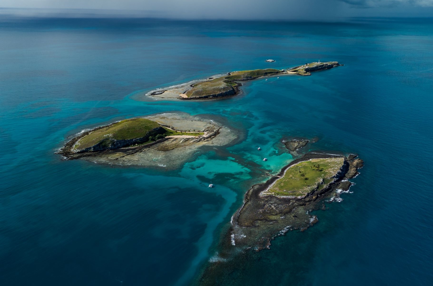 Ilhas do arquipélago de Abrolhos no sul da Bahia: pesquisa aponta habitats ameaçados e sem proteção na região do parque nacional marinho (Foto: Nico Ferri / Divulgação / Parna Abrolhos)
