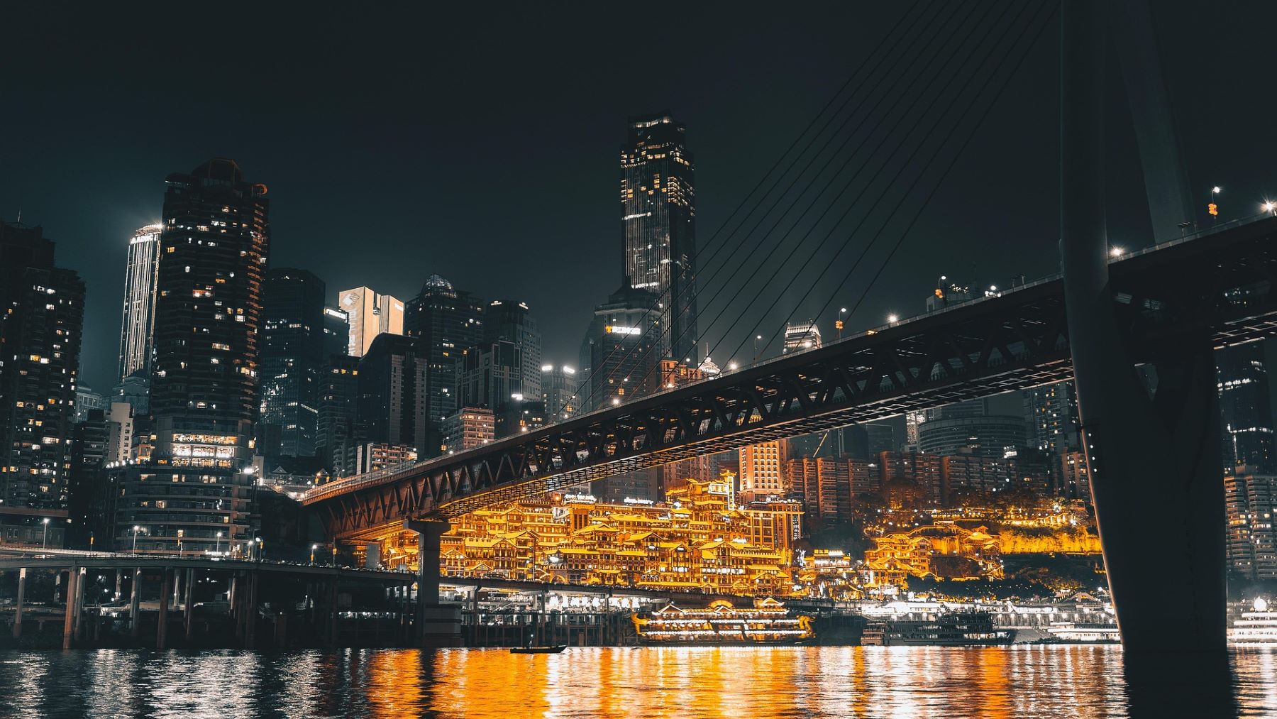 A cidade chinesa de Xunquim (ou Chongqing), com seus 32 milhões de habitantes: China teve profundo e rápido decrescimento populacional no Séulo XXI (Foto: Media_Breeze por Pixabay)
