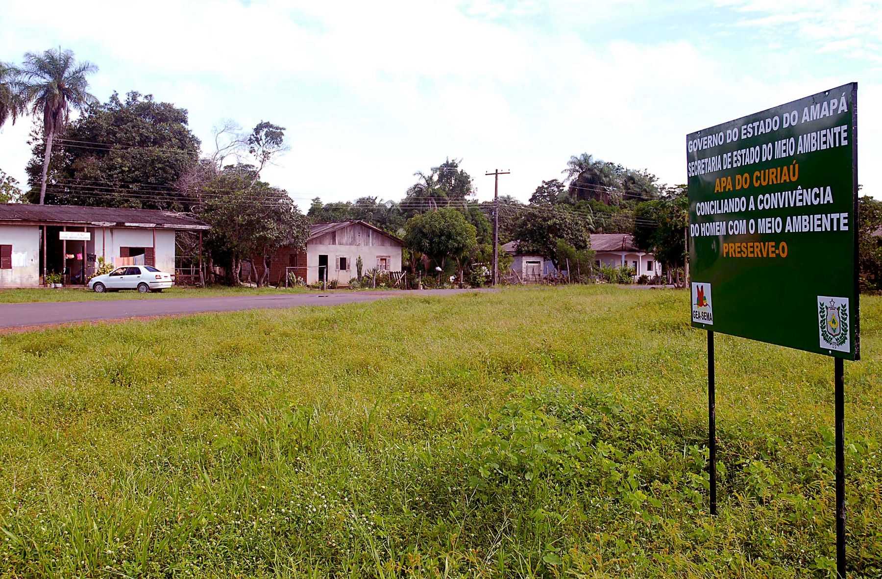 Comunidade quilombola do Curiaú, situada em área de preservação perto de Macapá: território e seu rio ameaçados pelo despejo de esgoto não tratado (Foto: Wikicommons)