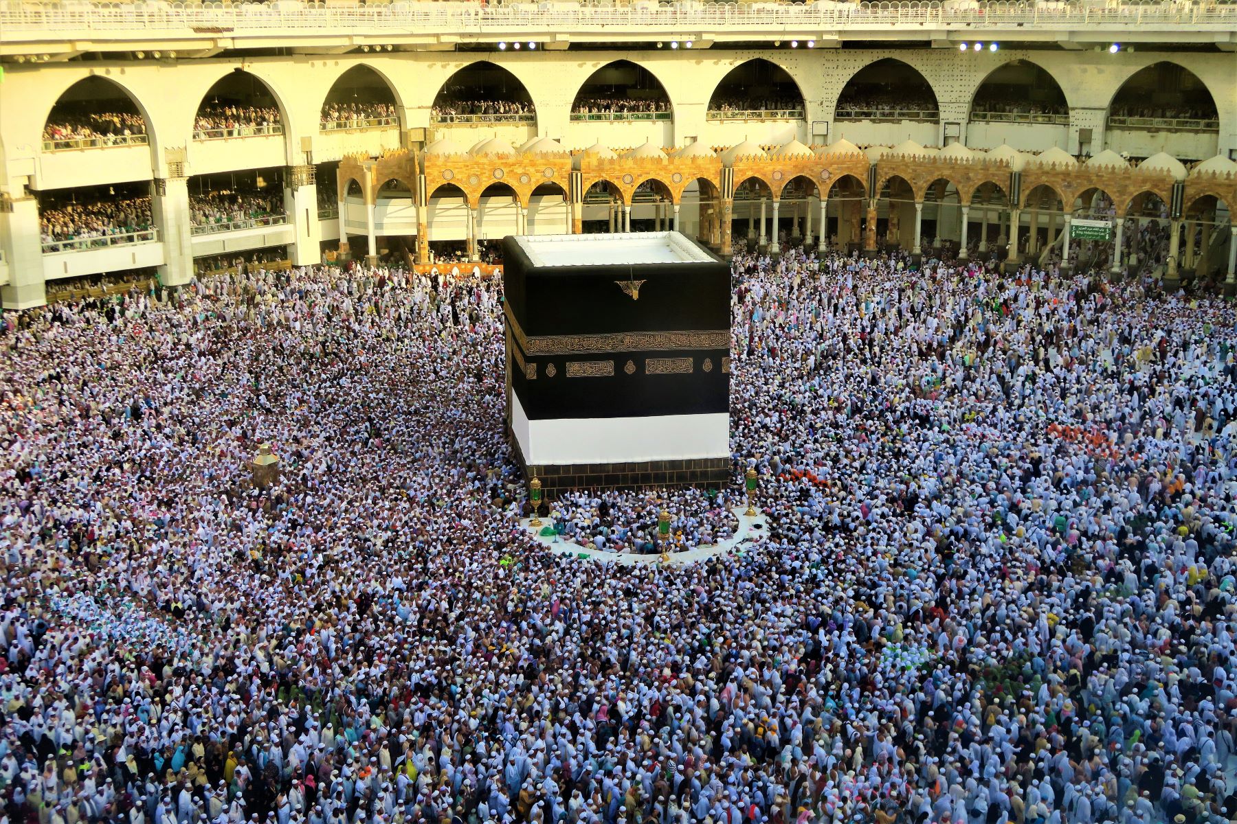 Multidão na peregrinação à Meca, cidade sagrada do Islamismo: dois bilhões de fieis na segunda maior religião do mundo e a que mais cresce em termos absolutos (Foto: Konevi / Pixabay