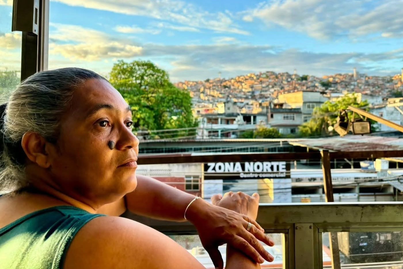 Rotina da favela: “é alvo todo dia, é alvo toda hora”, diz Lúcia Cabral