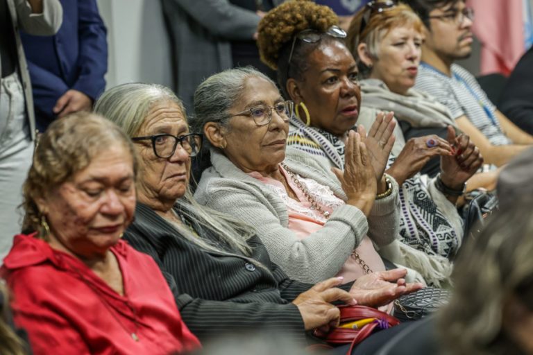 Idosas em evento no Distrito Federal: a partir de 2040, todas as regiões brasileiras terão mais idosos do que crianças e adolescentes de 0 a 14 anos (Foto: Antônio Cruz / Agência Brasil - 18/06/2024)
