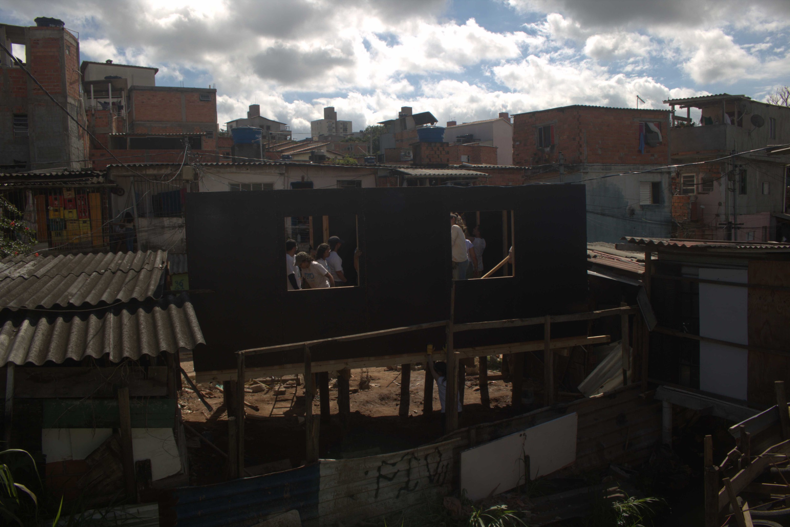 Moradia resiliente construída por voluntários da ONG Teto em comunidade em São Paulo. (Foto: Camila Calcagnini/ Teto Brasil)